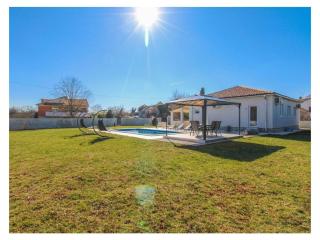 Holiday home with 3 bedrooms - 8