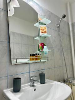 Theatre View In the heart of the city - Ultracentral Apartment Christmas Market Craiova - 4