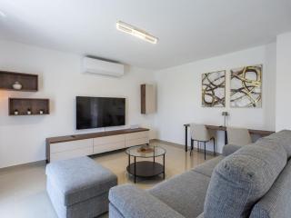 Luxurious apartment with pool - 6