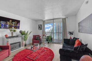 Luxury 1 Bedroom Penthouse, Bay & City Views and 1 Free Parking - 8