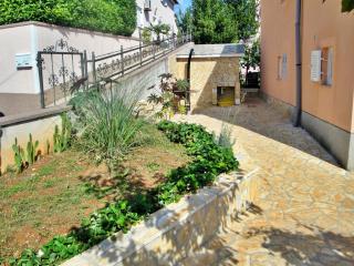 Apartments by the sea Cizici, Krk - 25023 - Čižići - 3