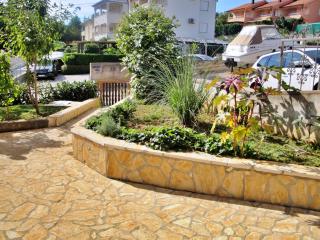 Apartments by the sea Cizici, Krk - 25023 - 2