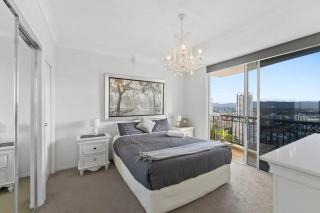 Surfers Paradise Escape - Three Pools - Gym - Parking - High Floor - Walk To Beach - 9