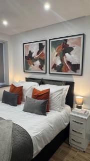 Luxury Apartment Close to Elstree & Borehamwood Station - 7