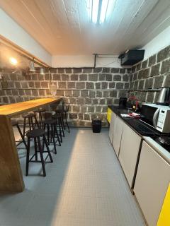 Apto surfe perto de tudo, mercado, barzinhos, farmácia, shopping - 9