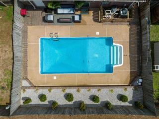 Cori's Pool House - 8