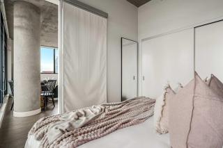 The Domain Skyline View King Beds Pool Gym - 6