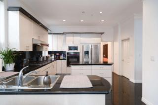 Private Room in Prime Location with Full Amenities - 4