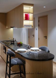 McGallery Art - Lucky Residence Suite's & Apartments - 1