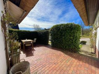 Rural idyll under thatched roof - 5