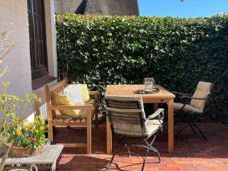 Rural idyll under thatched roof - 7