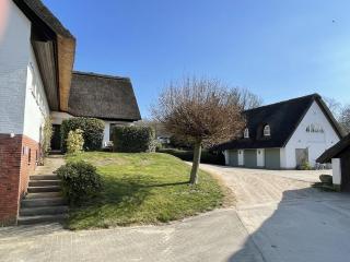 Rural idyll under thatched roof - 9