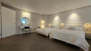 Oasis Hongdae Central - 1