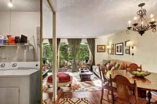 Downtown Redmond Townhouse by Stay Rested - 7