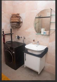 ELY's Apartments - Cozy Nature Inspired Studio - 8