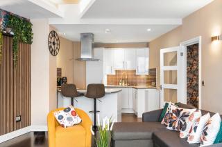 10 Mins from Beach - Modern and Chic Flat - 5