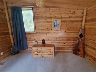 Sub-Tropical Paradise Retreat Willow Creek Cabin with Access to Sauna - 4