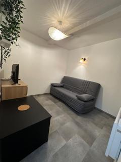 Charmant studio neuf au coeur de Volonne - 0