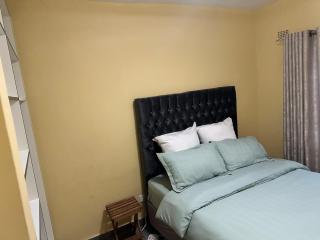 Hatfield staylax Manor 2 - 4