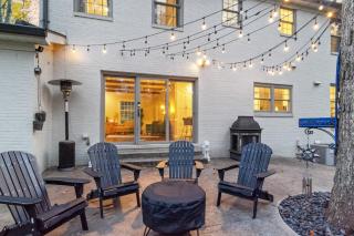 The Hideaway 4200 Luxury 4BR Home with Theater Game Room Fire Pit and Gym - Evansville - 6