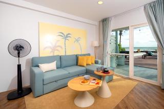 Private Oceanfront Colonial Beach Villa 6Bedrooms, Sleeps 28, Hua Hin - 1