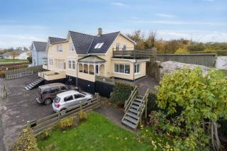 Beautifull 2-Room Apartment With Sea View - 9