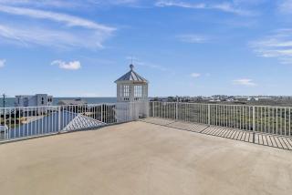Lightkeepers View - Coastal gem w decks & sunroom - 8