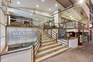 Apartment with kitchen and balcony - stroll to river & shopping mall - 1