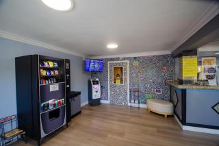 Super 8 by Wyndham Las Vegas North Strip/Fremont St. Area - 1