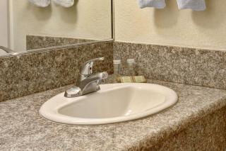 Super 8 by Wyndham Las Vegas North Strip/Fremont St. Area - 2