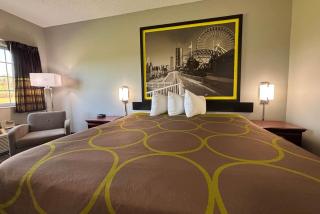 Super 8 by Wyndham Mt. Carmel IL - 6