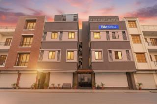 Fabhotel Grand Blue - 0