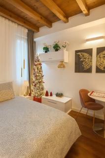 Cozy Apartment Center - 9