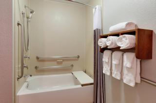 La Quinta by Wyndham Dallas Love Field - 1