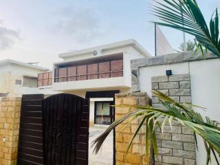 The Cozy Couple Villa DHA - 9