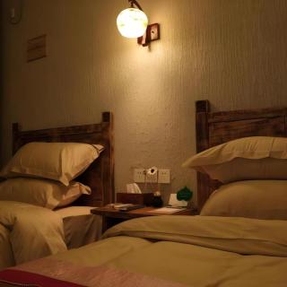 Guilin Lotus Hotel - 9