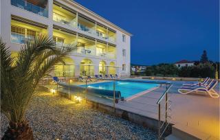 Beautiful Apartment In Punat With House Sea View - Punat - 1