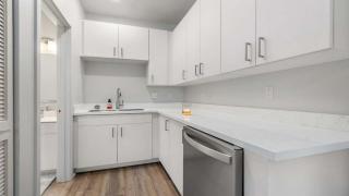 Newly Luxury Condo Oasis - 2