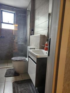 modern executive three bedroom apartment which features a swimming pool, state of the art fully equipped gym and all modern unmatched luxurious facilities which offfers luxury lifestyle - 7