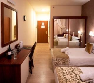 Aristocrat Hotel Haredi - 9