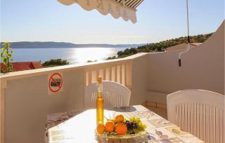 1 Bedroom Cozy Apartment In Zivogosce - 8