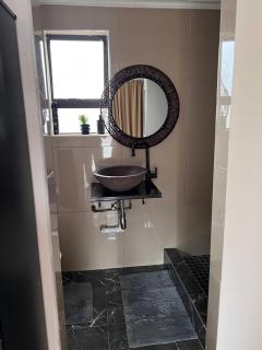 MorningMist Boutique 27 Dawie de Villiers Room 2 - 3