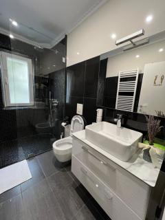 EMAR Luxury Apartment - 6