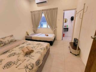 Area Indahpura or Taman Bersatu Kulai 3-4BR near AEON Airport JPO - 1