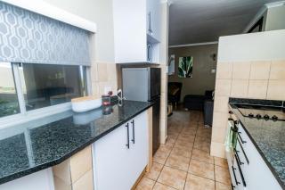 Chaka's Rock Beach Chalet 38 - 5