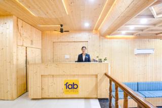 FabHotel Royal Metro - 8