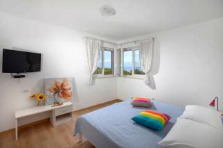 Villa Mirta an peaceful escape near beaches - 2