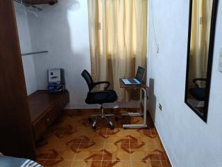 Cerca de pirámides, bancos, centros, UDLA, paradas - 2