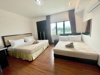Likas Square Serviced Apartment - Seaview with 3bedrooms for 9pax by Kocy Homestay - 3