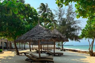 MANOLO Beach Resort - 3